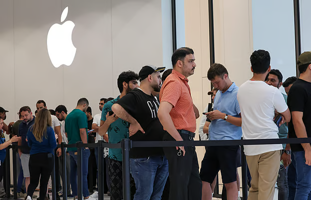 Dubai’s iPhone Launch Frenzy: How Sale Day Became a Tech Tradition